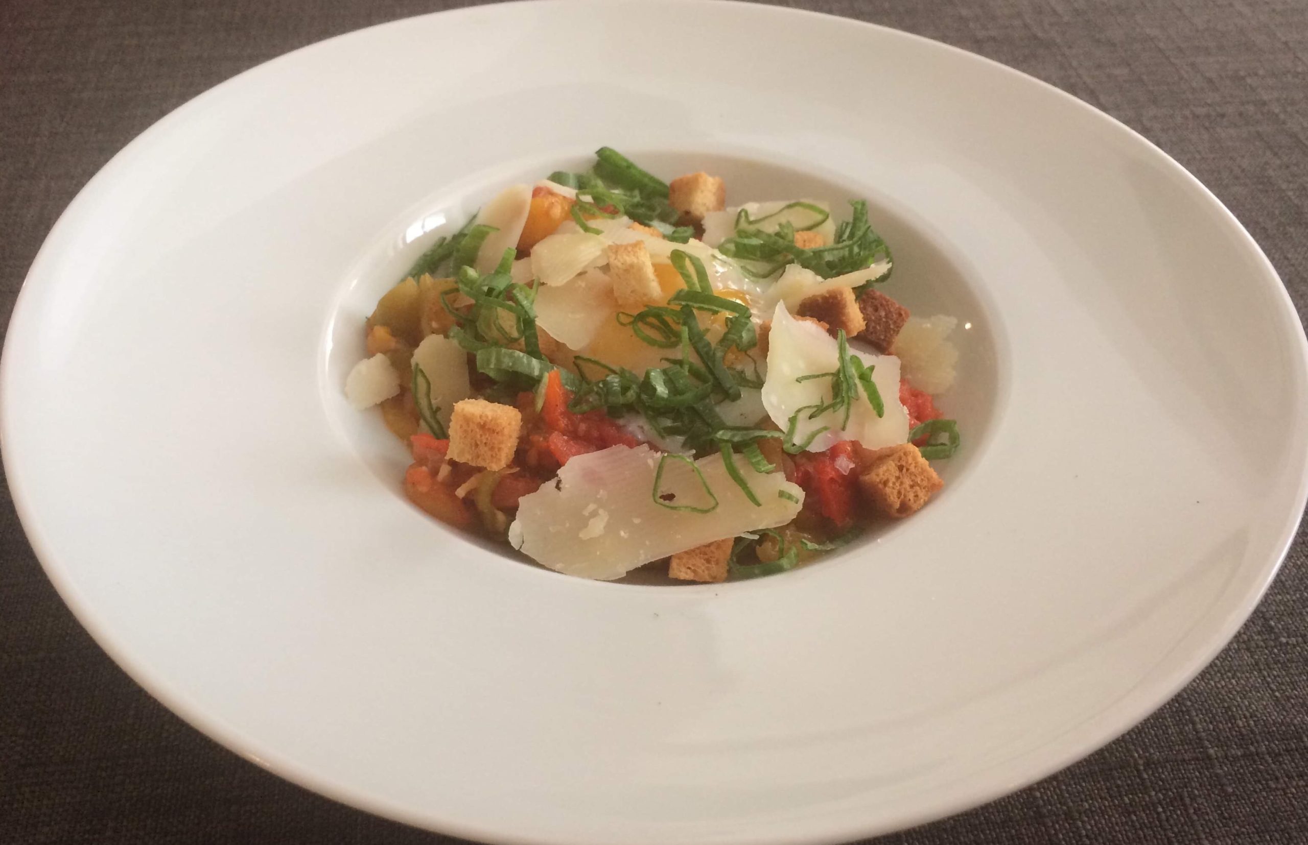 Comment composer une salade équilibrée.