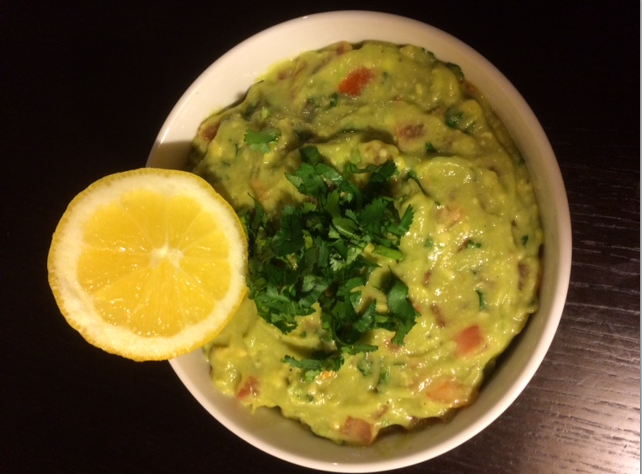Un guacamole pour un apéritif convivial.